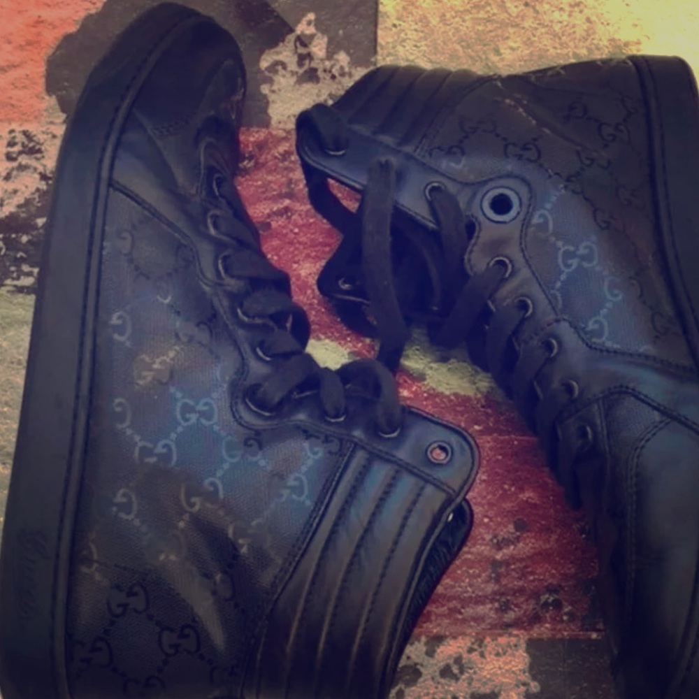 MENS Gucci high top sneakers size 13/12 half fits